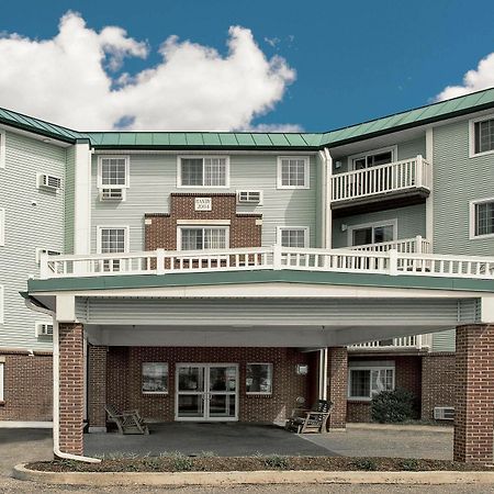 Baymont By Wyndham Essex Burlington Area Hotel Luaran gambar