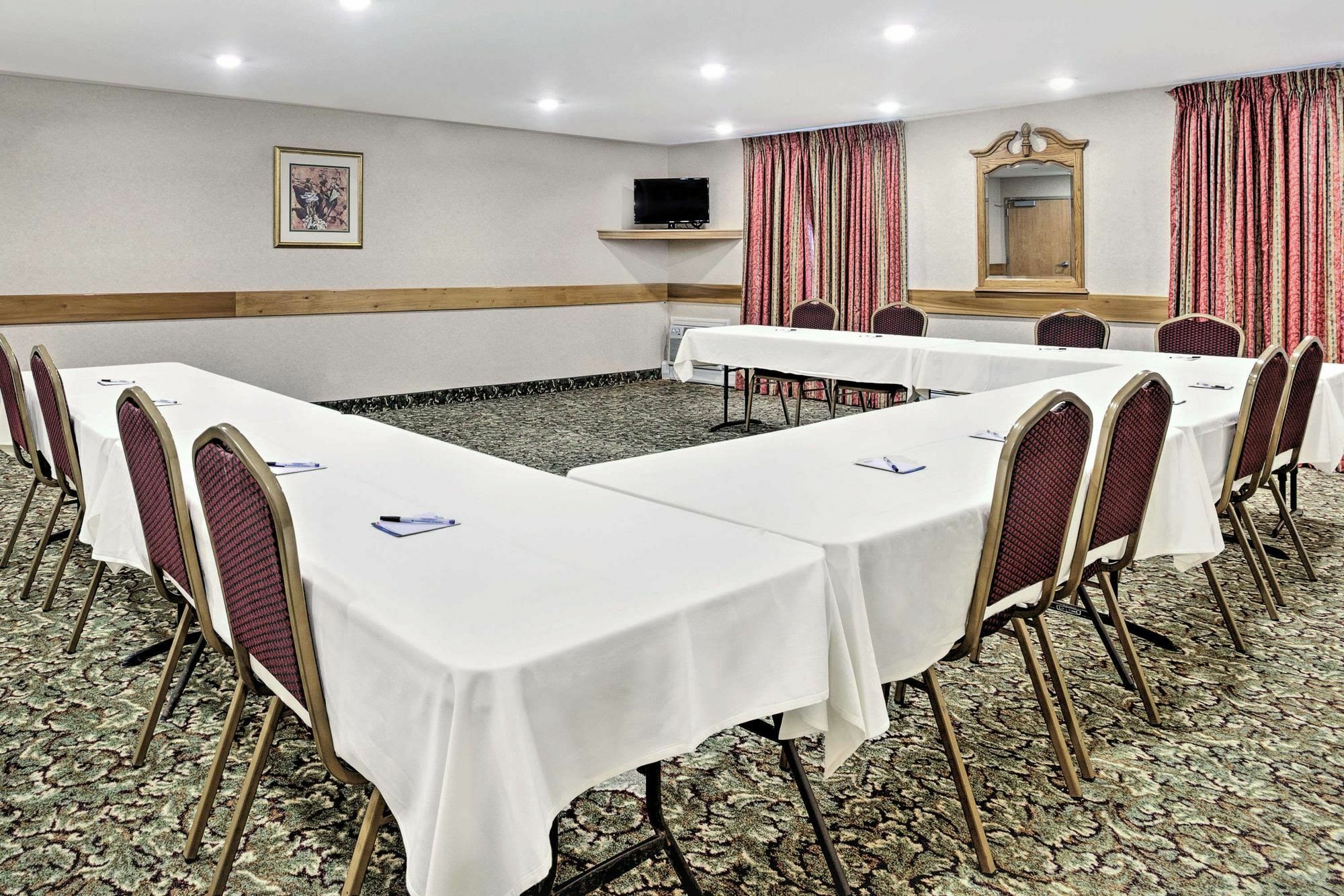 Baymont By Wyndham Essex Burlington Area Hotel Luaran gambar