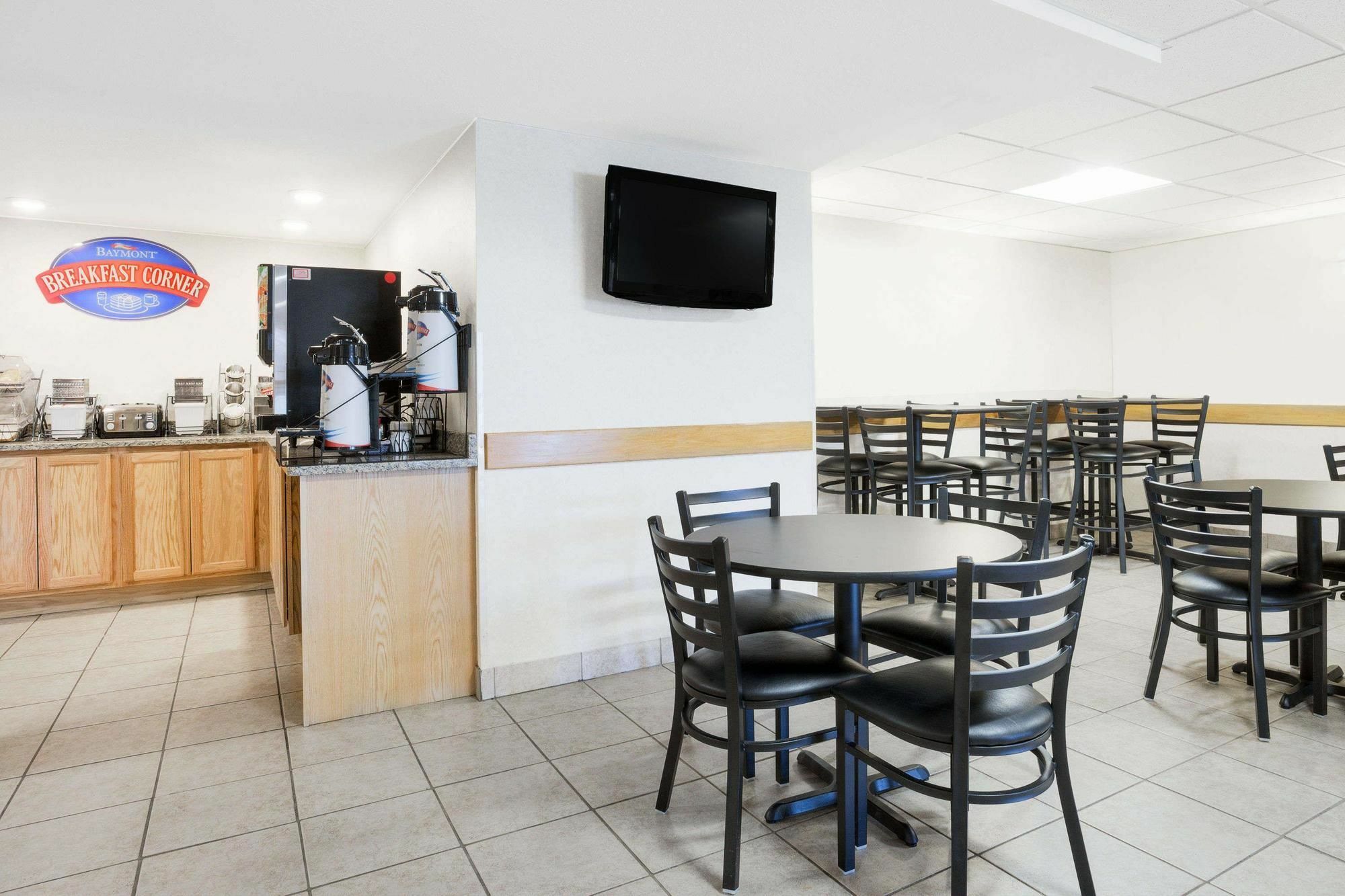Baymont By Wyndham Essex Burlington Area Hotel Luaran gambar