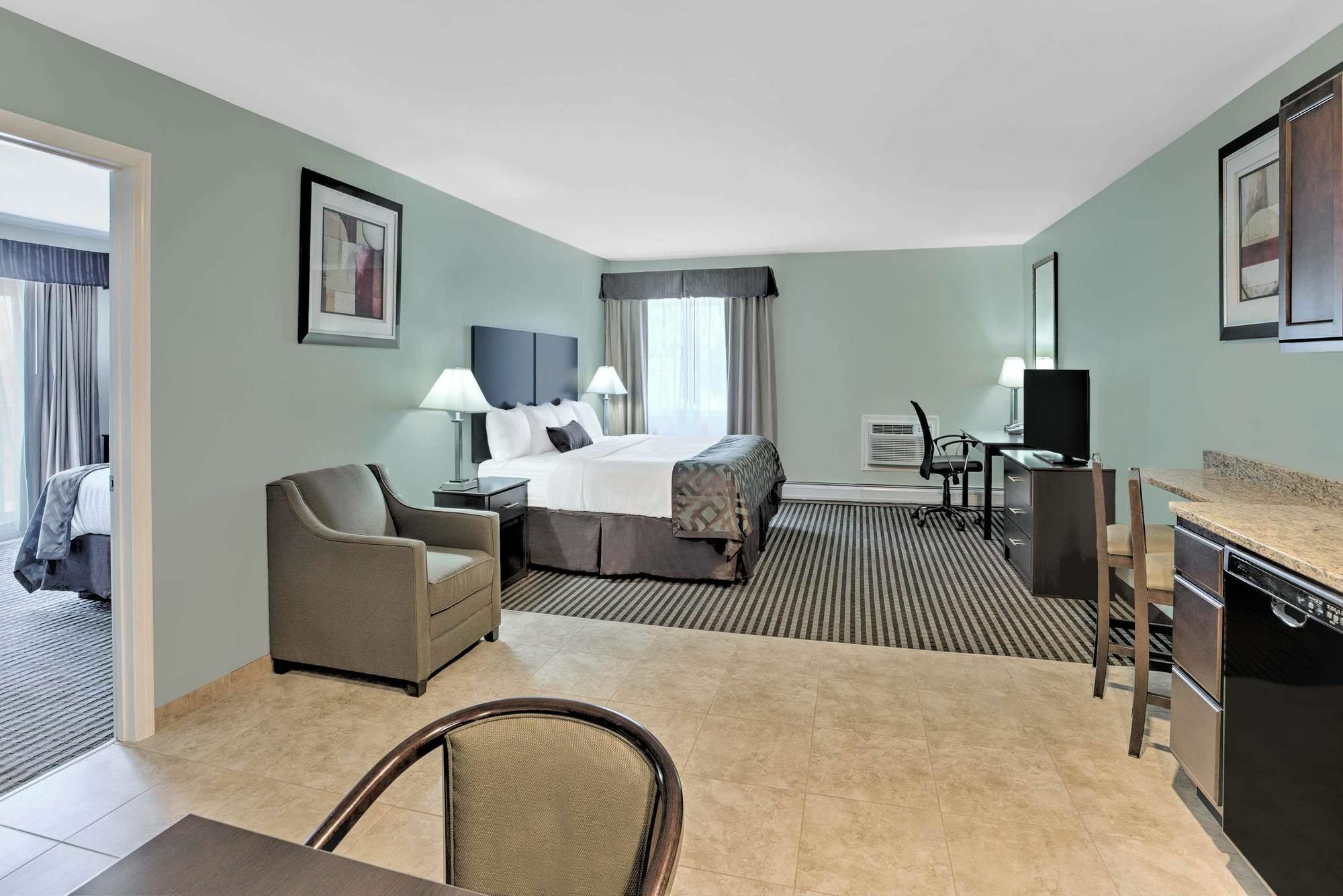 Baymont By Wyndham Essex Burlington Area Hotel Luaran gambar