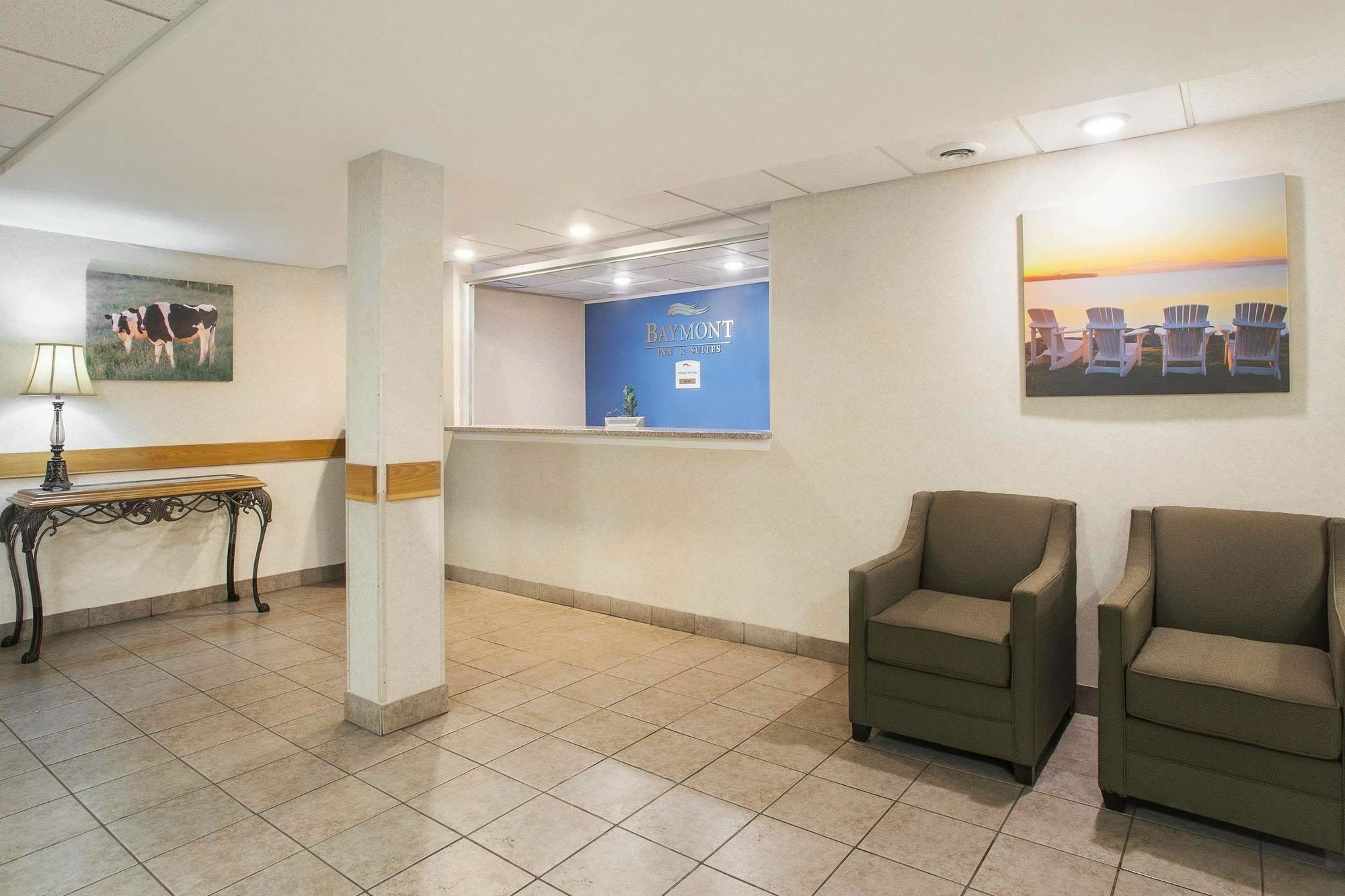 Baymont By Wyndham Essex Burlington Area Hotel Luaran gambar